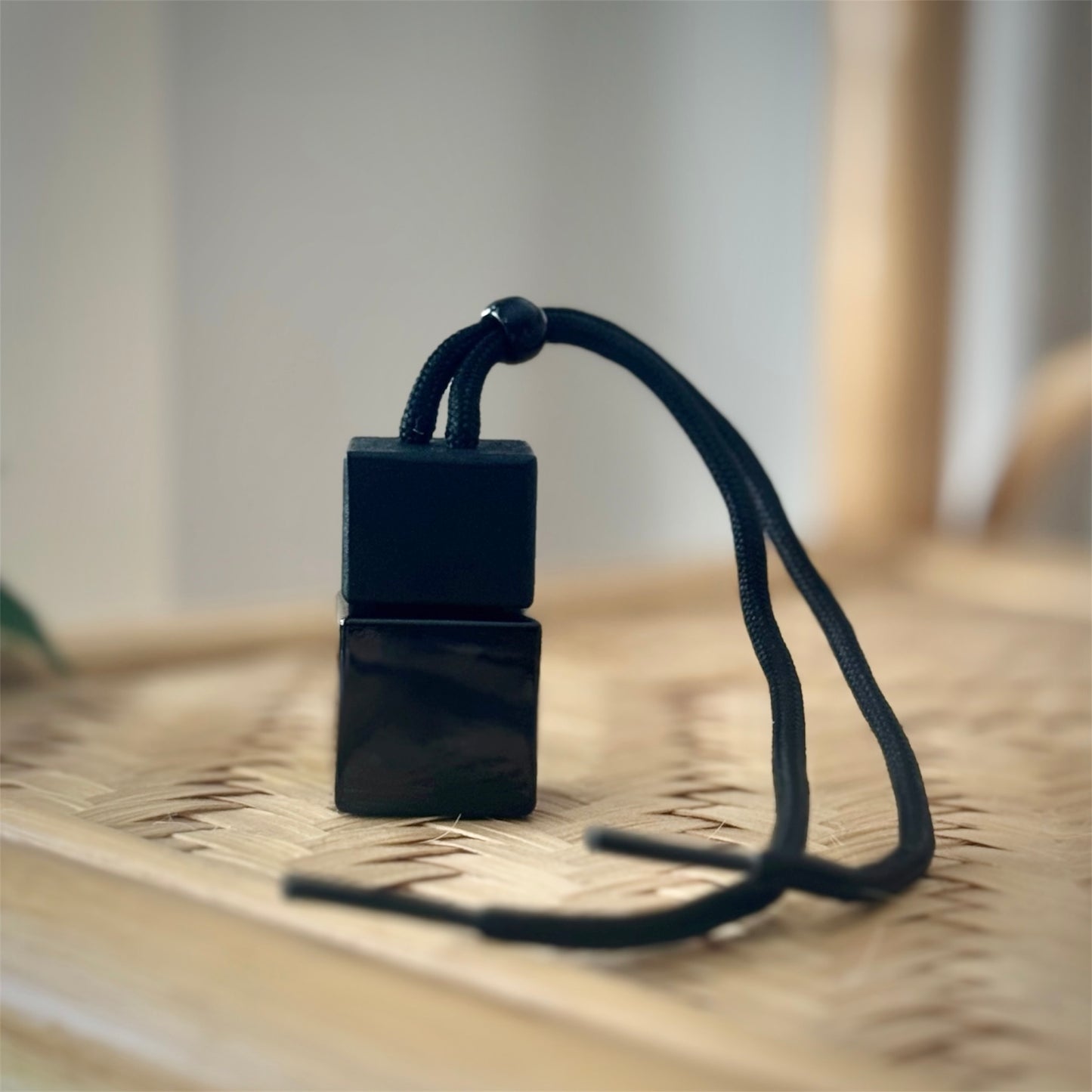 Midnight Black Hanging Diffuser